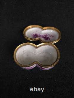 Boîte bilobée en porcelaine à décor de scène galante XIXe siècle