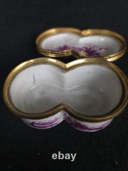 Boîte bilobée en porcelaine à décor de scène galante XIXe siècle
