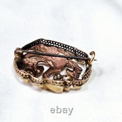 Broche Napoléon III Xixe Plaqué Or Rose & Vert Décor Chimère 26x 26 Mm