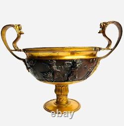 COUPE EN BRONZE AVEC FRESQUE DE PUTTI EN RELIEF XIXE Siecle