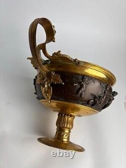 COUPE EN BRONZE AVEC FRESQUE DE PUTTI EN RELIEF XIXE Siecle