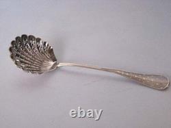 CUILLERE SAUPOUDREUSE ARGENT MINERVE XIX° 52 grs