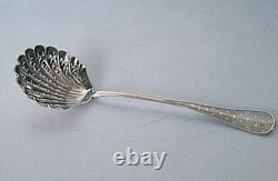 CUILLERE SAUPOUDREUSE ARGENT MINERVE XIX° 52 grs