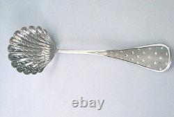 CUILLERE SAUPOUDREUSE ARGENT MINERVE XIX° 52 grs