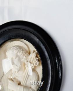 Cadre reliquaire XIXe Buste du Christ bénissant en écume de mer Napoléon III