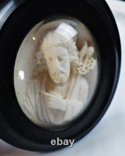 Cadre reliquaire XIXe Buste du Christ bénissant en écume de mer Napoléon III