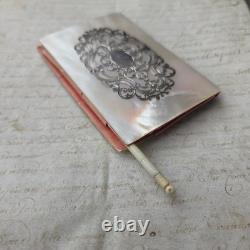 Carnet de Bal Nacre et Argent Milieu XIXè Napoléon III avec son Crayon