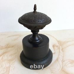 Cassolette Couverte en bronze patiné Décor de Feuillage XIXe