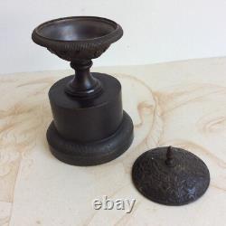 Cassolette Couverte en bronze patiné Décor de Feuillage XIXe