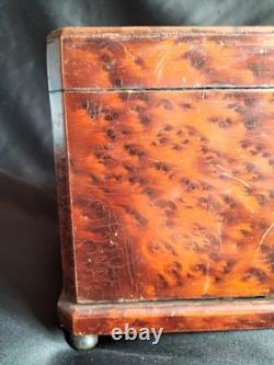 Cave à cigares en loupe de thuya / Fin XIXe/Napoléon III/Début XXe / Liqueur Cave à cigares en loupe de thuya / Fin XIXe/Napoléon III/Début XXe / Liqueur