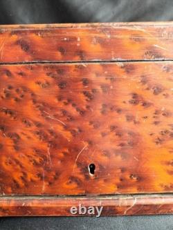 Cave à cigares en loupe de thuya / Fin XIXe/Napoléon III/Début XXe / Liqueur Cave à cigares en loupe de thuya / Fin XIXe/Napoléon III/Début XXe / Liqueur