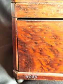 Cave à cigares en loupe de thuya / Fin XIXe/Napoléon III/Début XXe / Liqueur Cave à cigares en loupe de thuya / Fin XIXe/Napoléon III/Début XXe / Liqueur