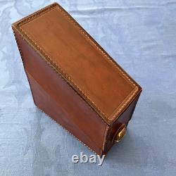 Cave à parfum 3 flacons en cristal dans étui en cuir XIXe / Napoléon III