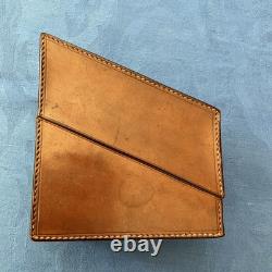 Cave à parfum 3 flacons en cristal dans étui en cuir XIXe / Napoléon III