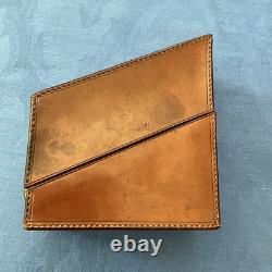 Cave à parfum 3 flacons en cristal dans étui en cuir XIXe / Napoléon III