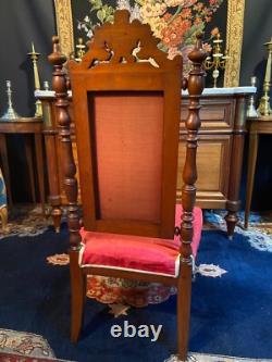 Chaise chauffeuse à haut dossier en acajou sculpté XIXe Napoléon III