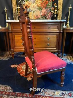 Chaise chauffeuse à haut dossier en acajou sculpté XIXe Napoléon III
