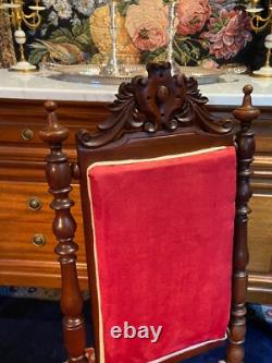 Chaise chauffeuse à haut dossier en acajou sculpté XIXe Napoléon III