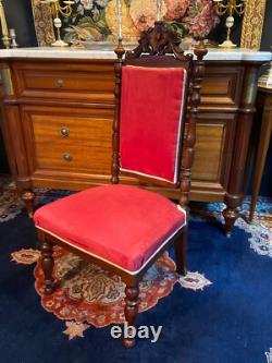 Chaise chauffeuse à haut dossier en acajou sculpté XIXe Napoléon III