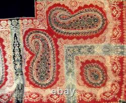 Châle en cachemire Napoléon III XIXe siècle noir rouge or textile ancien Châle en cachemire Napoléon III XIXe siècle noir rouge or textile ancien