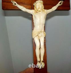 Christ Crucifix de Clovis Delacour (1859-1929) à Paris fin XIXè