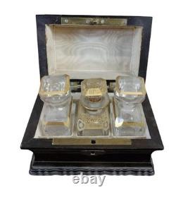 Coffret À Parfum. Style Napoléon Iii. Flacons En Bois Et En Verre. Europe. XIX