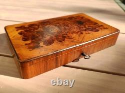 Coffret à bijoux ou à jeux en marqueterie bois de rose & Ronce de Noyer XIX Ème