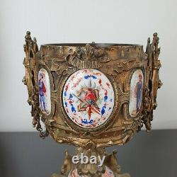 Coupe en Bronze Cratère Néogothique Plaques Porcelaine Charlemagne XIXè 2,2 kg