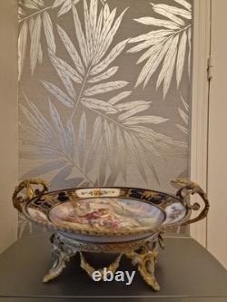 Coupe en porcelaine sevres signée chateau tuileries XIXe siecle louis philippe