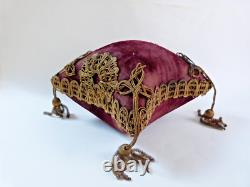 Coussin de mariage Napoléon III XIXe siècle velours rouge galon globe de mariée