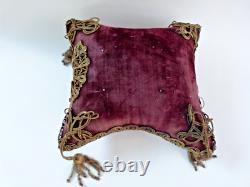 Coussin de mariage Napoléon III XIXe siècle velours rouge galon globe de mariée