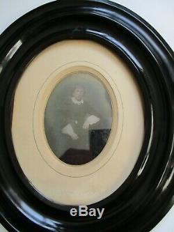 Daguerréotype XIXe photo ancienne femme en pose cadre ovale noir Napoléon III