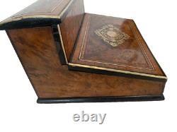 Ecritoire Napoléon III en marquetrerie et loupe de thuya XIX siècle