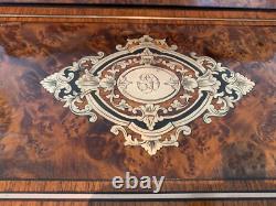 Ecritoire Napoléon III en marquetrerie et loupe de thuya XIX siècle