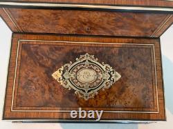 Ecritoire Napoléon III en marquetrerie et loupe de thuya XIX siècle