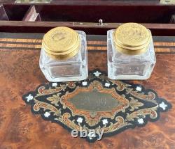 Ecritoire de Voyage en Marqueterie avec ses 2 Encriers. XIXe Siècle