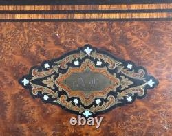 Ecritoire de Voyage en Marqueterie avec ses 2 Encriers. XIXe Siècle