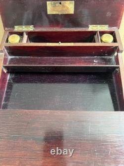 Ecritoire de Voyage en Marqueterie avec ses 2 Encriers. XIXe Siècle