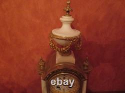 Elégante pendule XIX ème Napoléon III cage en verre marbre blanc et bronze doré