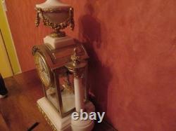 Elégante pendule XIX ème Napoléon III cage en verre marbre blanc et bronze doré