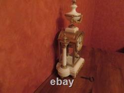 Elégante pendule XIX ème Napoléon III cage en verre marbre blanc et bronze doré