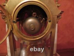 Elégante pendule XIX ème Napoléon III cage en verre marbre blanc et bronze doré