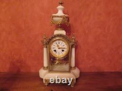 Elégante pendule XIX ème Napoléon III cage en verre marbre blanc et bronze doré