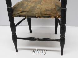 - FAUTEUIL de POUPEE XIXe NAPOLEON III BOIS NOIRCI Tissu origine sorti grenier D