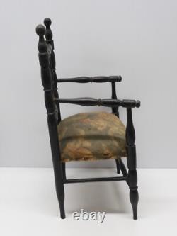 - FAUTEUIL de POUPEE XIXe NAPOLEON III BOIS NOIRCI Tissu origine sorti grenier D