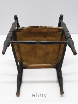 - FAUTEUIL de POUPEE XIXe NAPOLEON III BOIS NOIRCI Tissu origine sorti grenier D