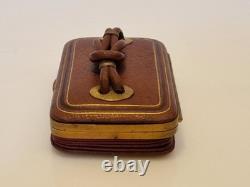 Franc-maçonnerie Boîte cuir et laiton noud en lacs d'amour fin XIX / XXème