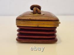 Franc-maçonnerie Boîte cuir et laiton noud en lacs d'amour fin XIX / XXème