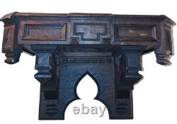 GRANDE CONSOLE D'APPLIQUE MURALE DE STYLE NEOGOTHIQUE en CHENE XIXè