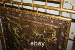 Grand ecran pare feu Napoleon III Broderie Bois doré Bambou XIX ème